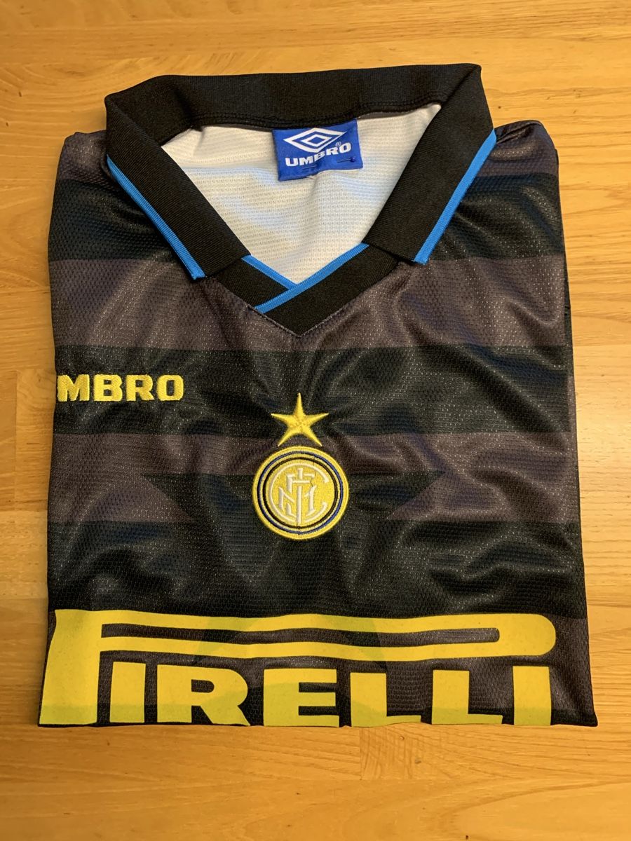 Umbro Leibchen & Hosen: Fussballtrikot Inter Mailand Umbro Pirelli Gr. XL – Gebraucht aus Jona von Siestaaa 2