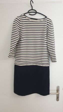 Gestreiftes Kleid
