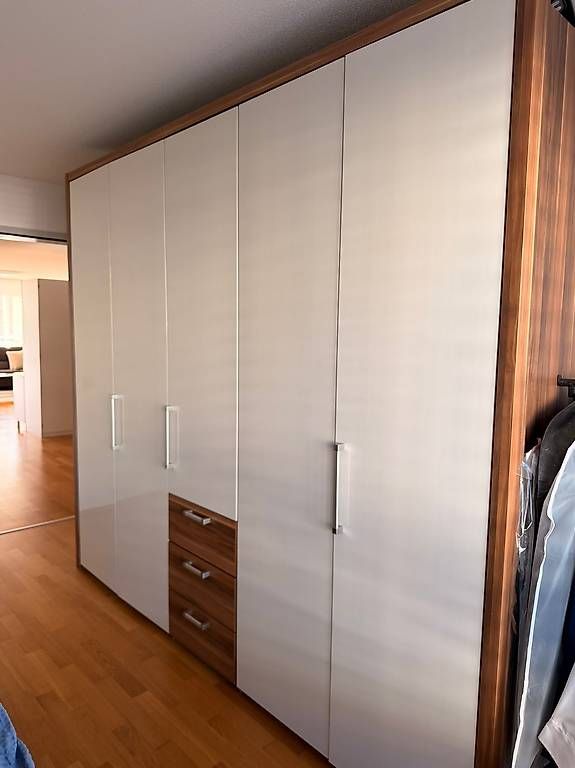 Armadi: Hochschrank und Komode – Usato da Luzern venduto da Milanko7