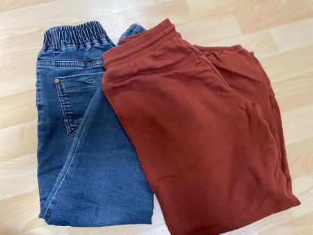 2Hosen Jeans und Trainerhosen 134