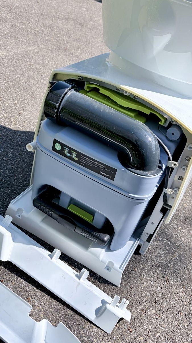 Dometic WC: Dometic CT4110 Camping Toilette NEU – Neu (gemäss Beschreibung) aus Ehrendingen von Nolo71 3