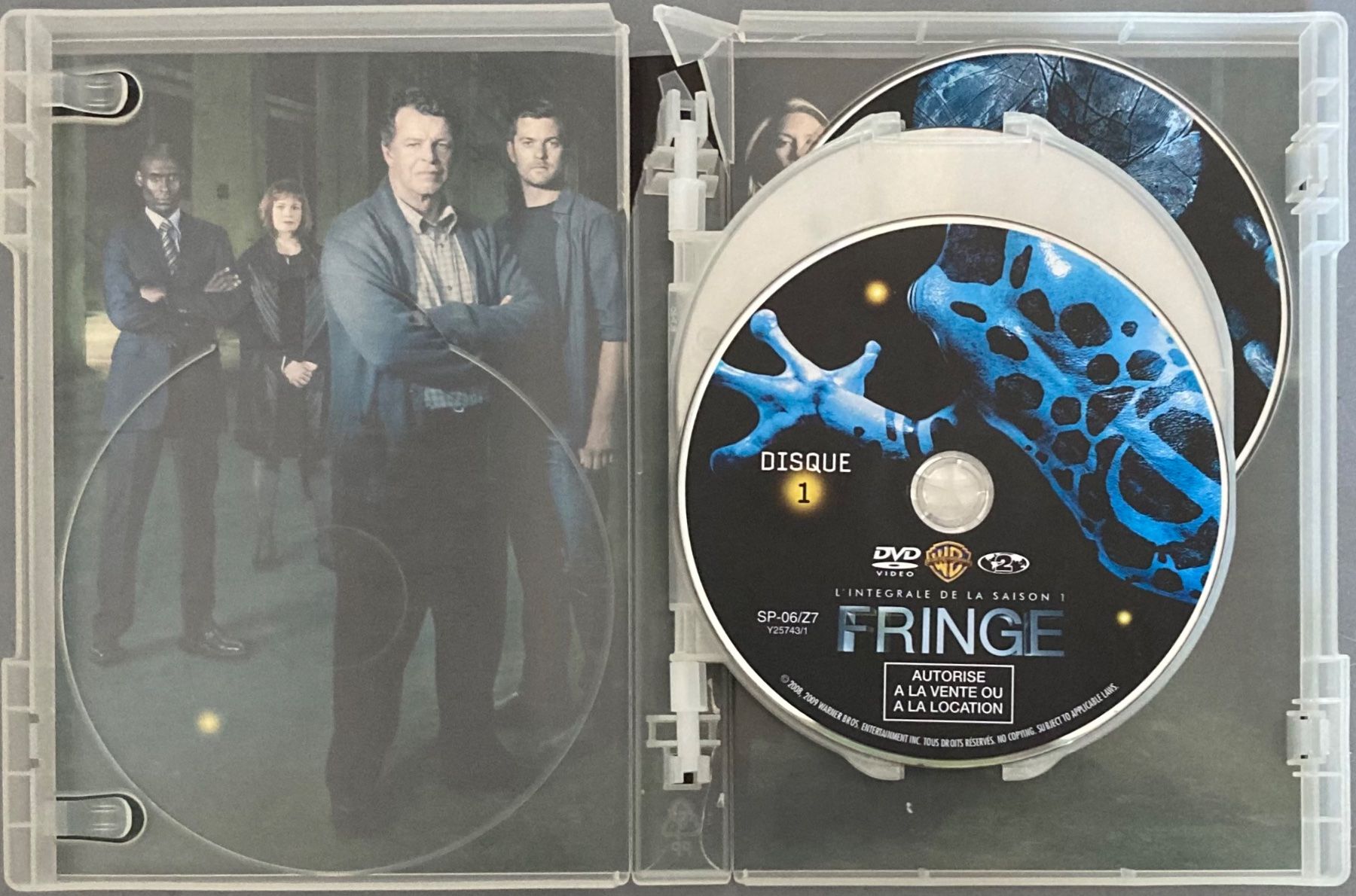 Tutti i DVDs: FRINGE (L'INTEGRALE DE LA SAISON 1) – Usato da Poliez-Pittet venduto da Newtown-Records 4