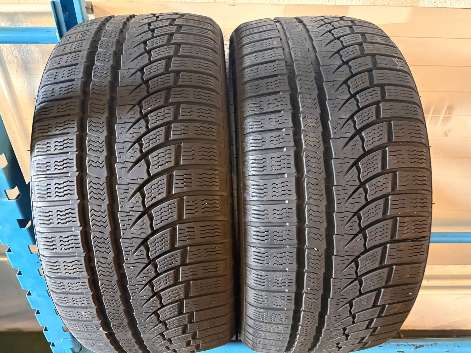 Pneumatici & Ruote complete: Winterreifen 245/35 R19 – Usato da Kaltbrunn venduto da Steoli74