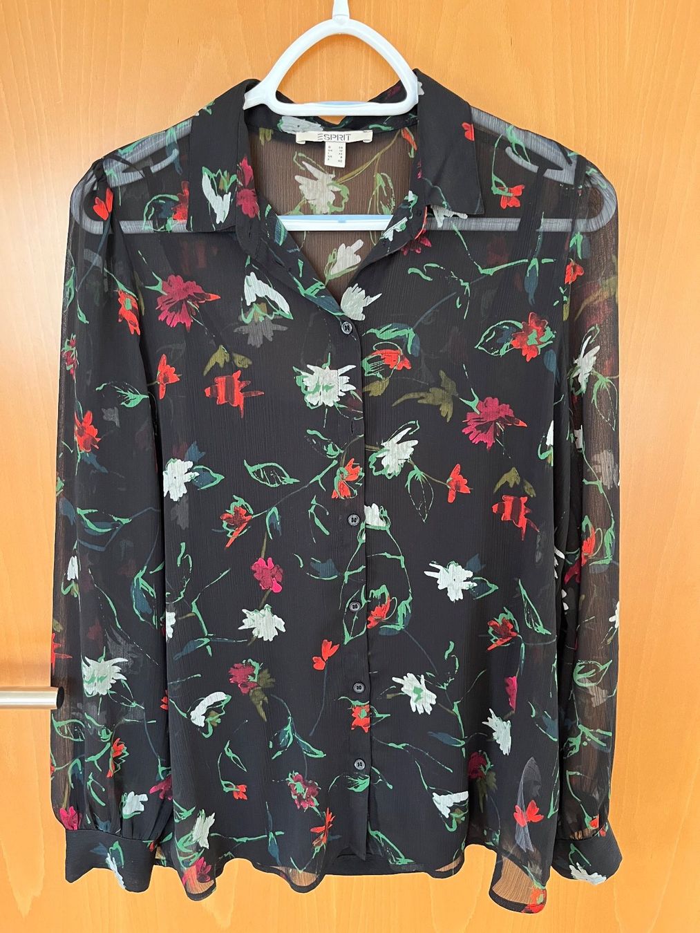 Esprit Blusen: Schwarze Bluse mit Blumenmuster, Grösse 38 Esprit – Gebraucht aus Kreuzlingen von zwergli05
