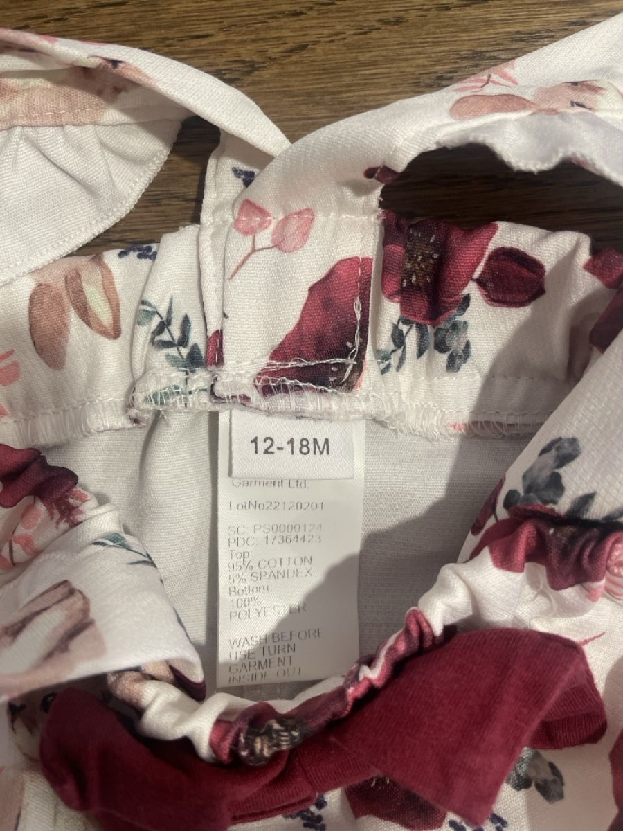Tute: Mädchen Latzhose Grösse 12-18M Blumenmuster neu – Usato da Lyss venduto da Vandy19 3