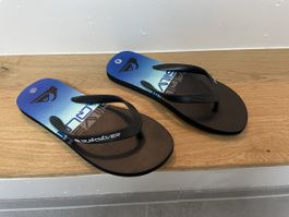 Quiksilver Zehensandalen blau schwarz neuwertig