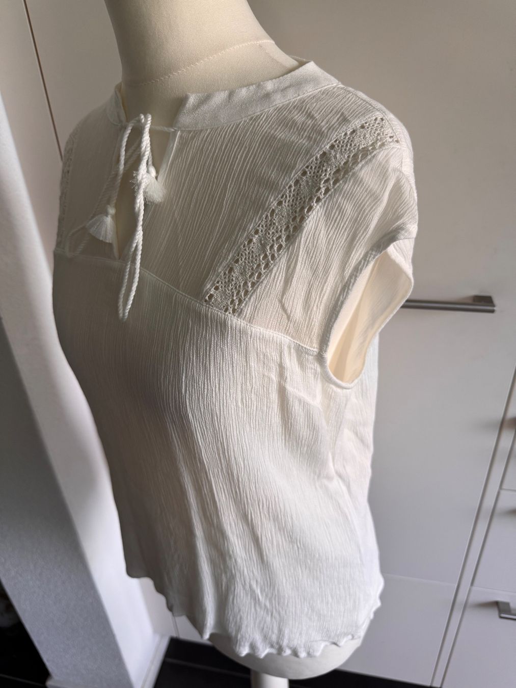 Comma Blusen: Kurzarm Shirt Bluse Gr. 34 weiss von Comma – Gebraucht aus Rothrist von Fondgruebe 3
