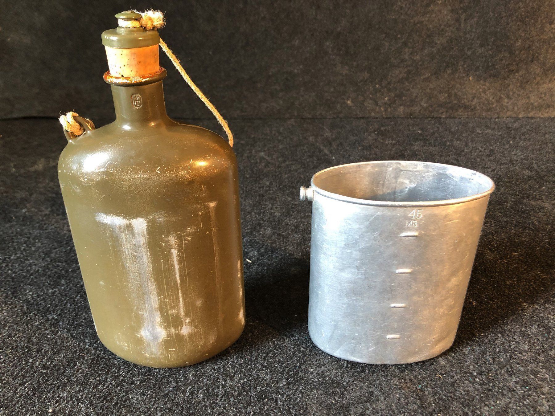 Schweizer Armee Borracce & Thermos: Gourde militaire / Schweizer Armeekürbis – Usato da Saignelégier venduto da Ax3l