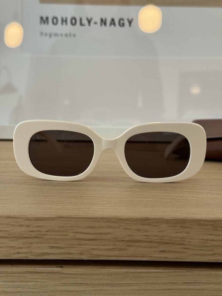 Celine Lunettes & Verres: Celine Sonnenbrille Rectangular Cremeweiss – Neuf (Voir description) à Kloten par BLarsonneur 3