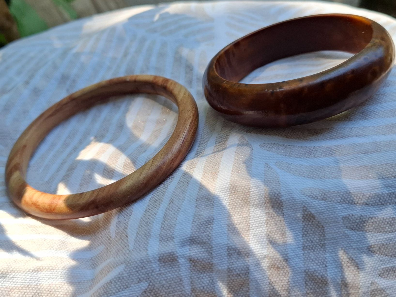 Bracciali & Braccialetti: Armreif aus Holz – Usato da st.gallen venduto da mona3