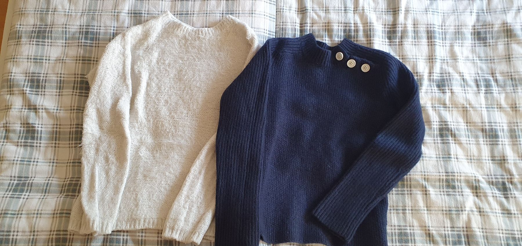 Lotti di vestiti: 2× Strick Pullover Damen Marine/Weiss Gr. XS/S – Difettoso da Bern venduto da fede736