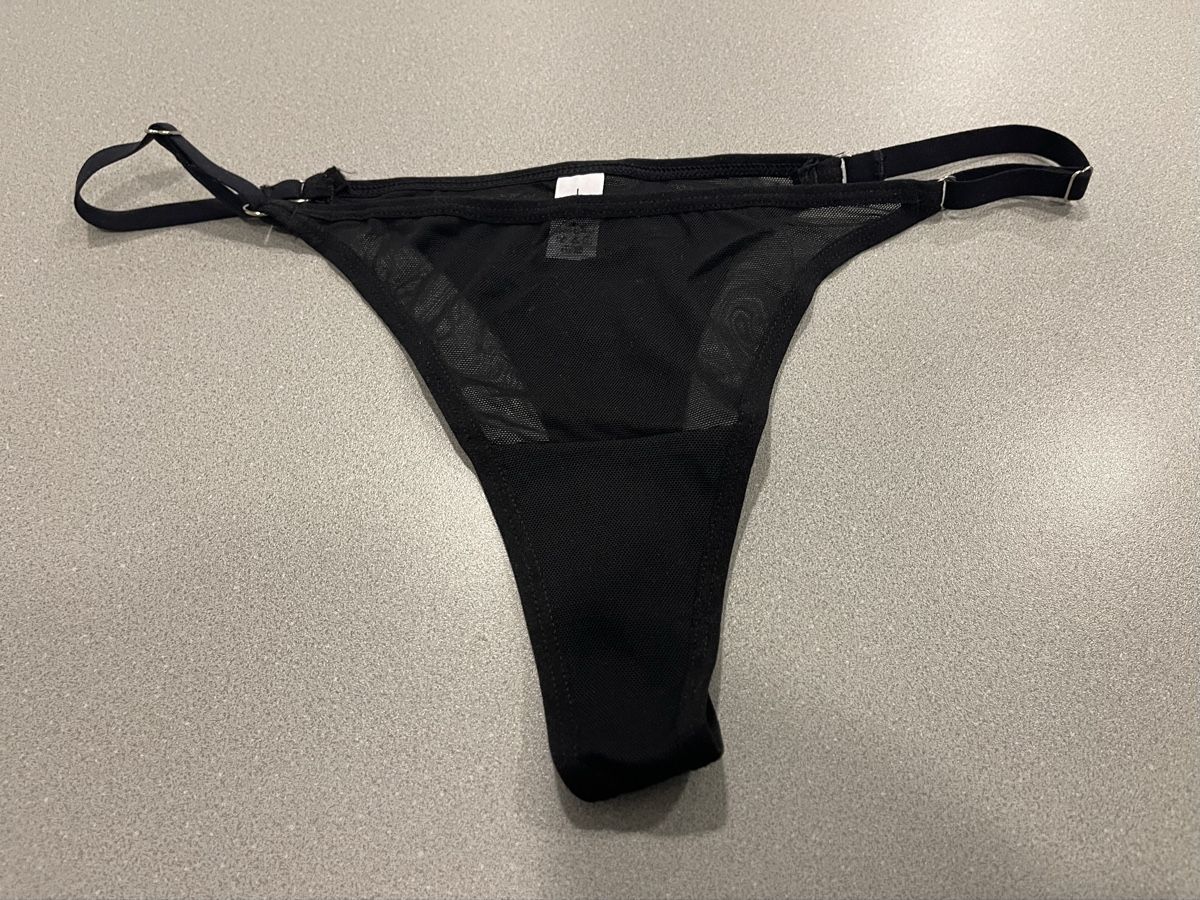 Sonstige Unterwäsche: Schwarzer String Tanga, verstellbar, Gr. L - NEU! – Neu und originalverpackt aus Wohlen AG von abaci