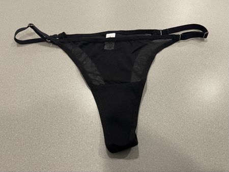 Schwarzer String Tanga, verstellbar, Gr. L - NEU!