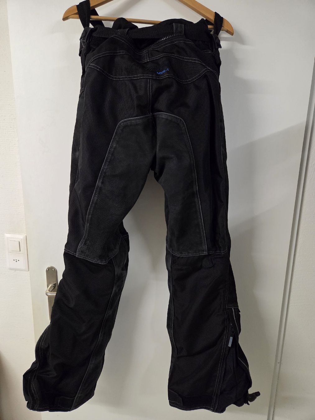 Costumes, combinaisons de sport et fonctionnelles: MOHAWK- Textiljacke und -hose – D'occasion à Eglisau par Dabu7 4