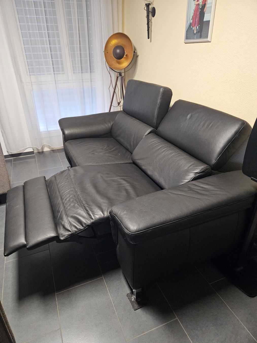 Sofas: Ledersofa schwarz mit Relaxfunktion 2-Sitzer gebraucht – Gebraucht aus Abtwil AG von roterose640 1