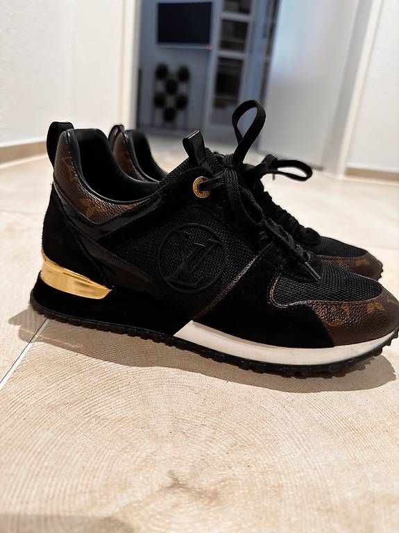 Scarpe da donna: Louis Vuitton Run Away Sneaker Gr.37 – Usato da Uzwil venduto da FatimeS 1