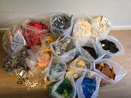 mehrere Kg, Lego Bausteine sortiert. 