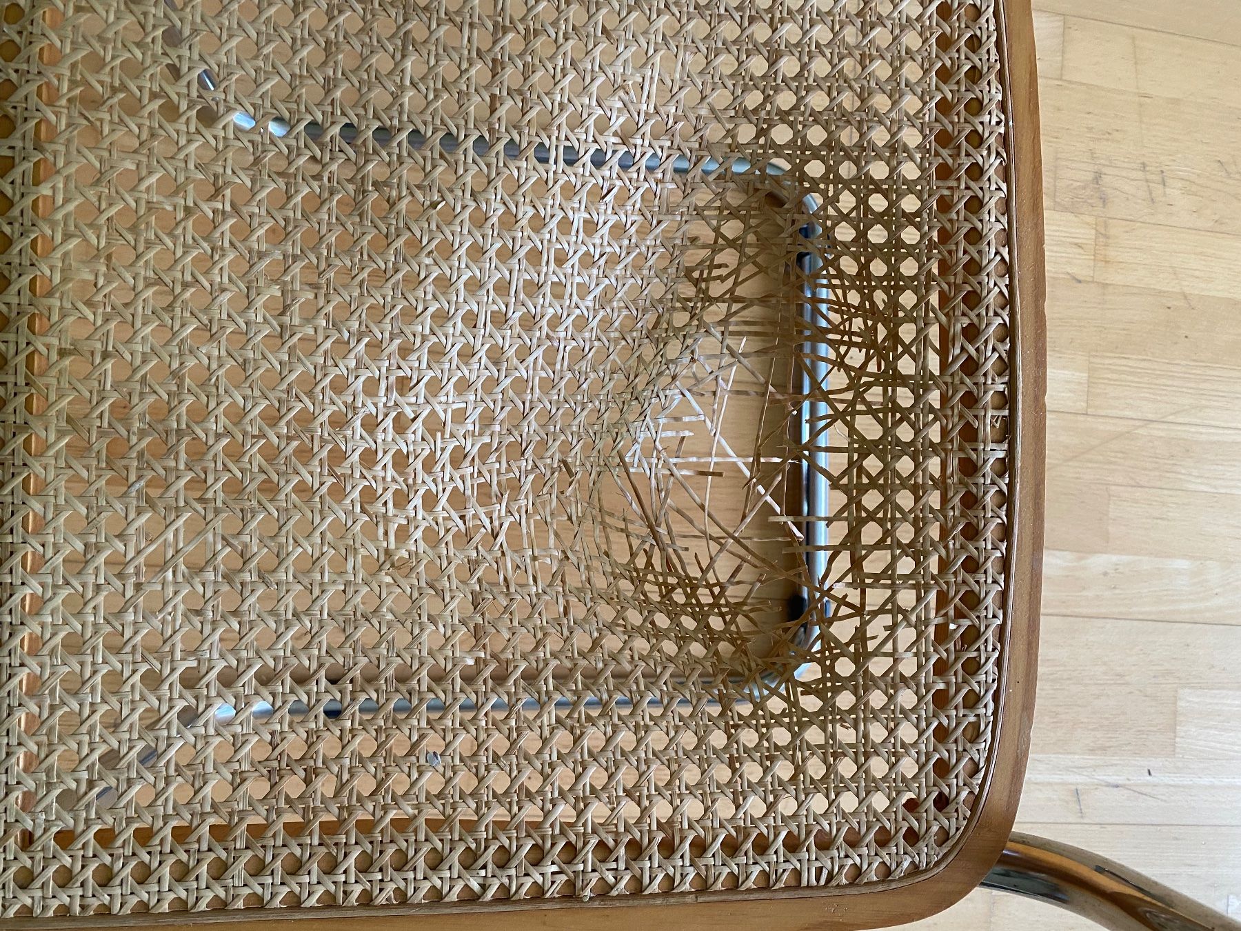 Chaises: Freischwinger – Défectueux à Zürich par Ecedi 1