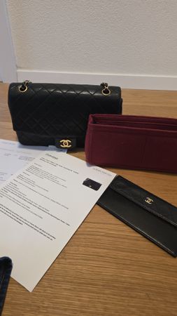 Chanel Classic Medium Flap Lammleder