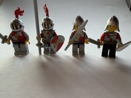 4 LEGO Kingdoms Löwenritter cas499 cas501 mit Zubehör