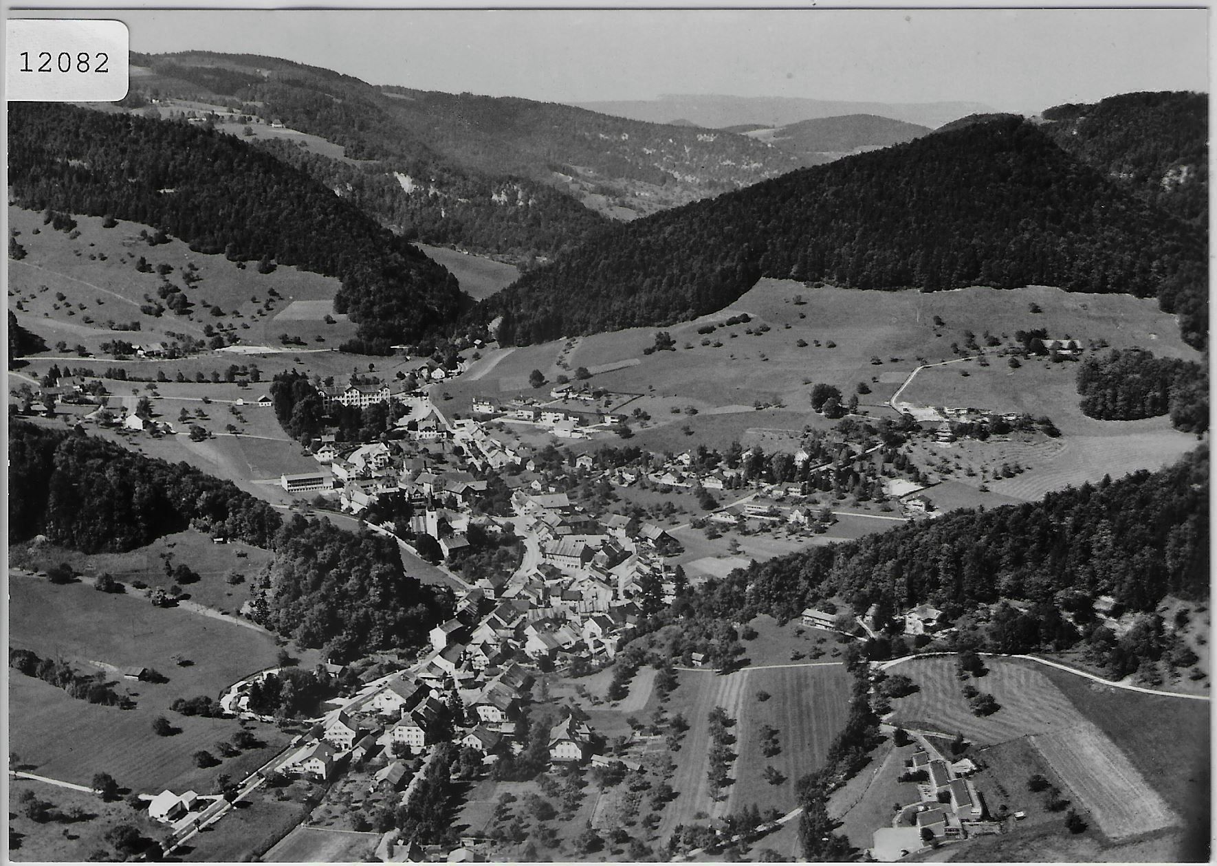 Cartoline postali: Flugaufnahme Langenbruck BL – Antico da Ettingen venduto da Kartenplanet