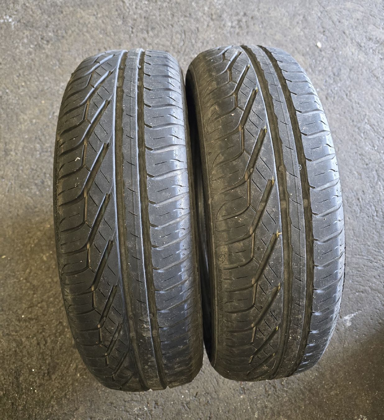Uniroyal Pneumatici & Ruote complete: 2 Stück 165/70R14 81T – Usato da Rickenbach SZ venduto da Adi_1