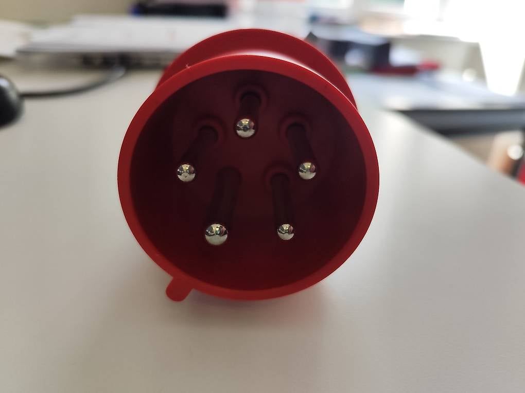 Laufwerke & Adapter: Ich vekaufe adapter für Tesla 16A – Gebraucht aus Losone von ale_8z72 3