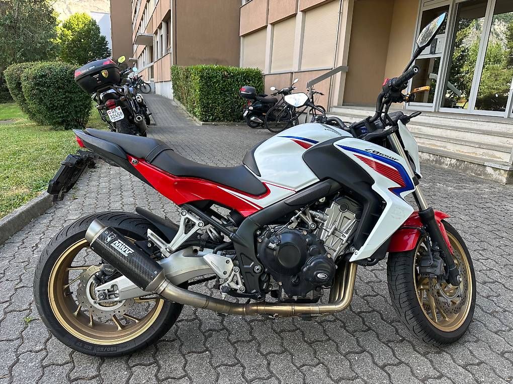 Route: Honda CB650 F – D'occasion à GENÈVE par Davina-Seema 3
