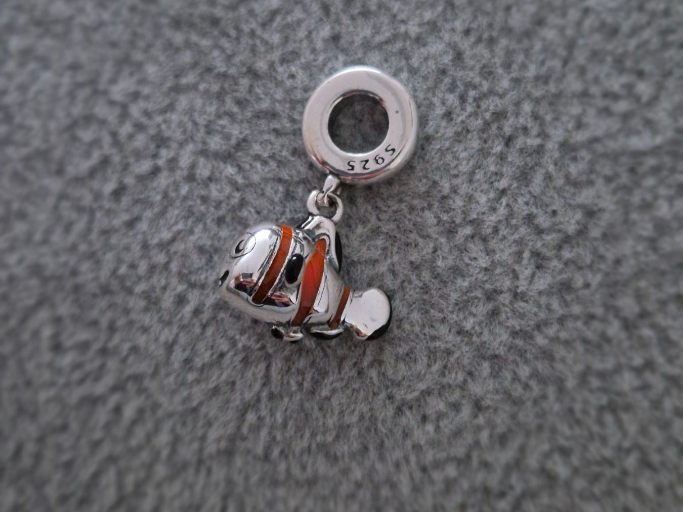 Ciondoli: Silber Charm findet Nemo +Garantie – Nuovo (secondo la descrizione) da Rotkreuz venduto da Carbone_Bijou-Shop