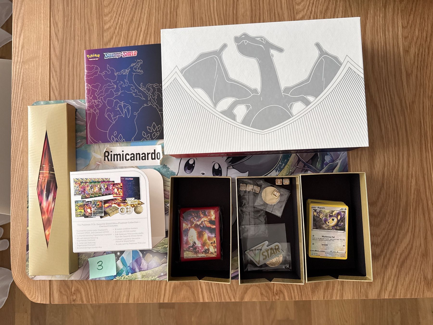 Pokémon Carte collezionabili: UPC Charizard Ultra Premium Collection Box EN geöffnet 3 – Nuovo (secondo la descrizione) da Niederweningen venduto da rimicanardo