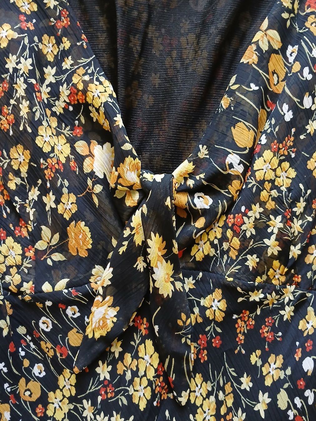Robes et jupes: Vestito nero a fiori – D'occasion à Baar par fla_v78d 1