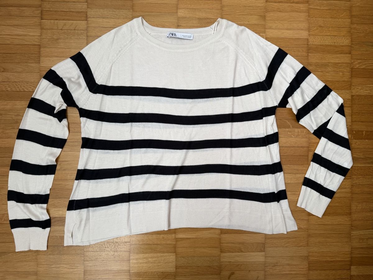 Zara Pulls & Sweat-shirts: Zara Pullover gestreift weiss schwarz Gr. S  – D'occasion à Jona par Good_luck_