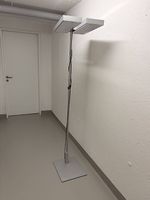 Moderne Stehlampe / Arbeitsleuchte