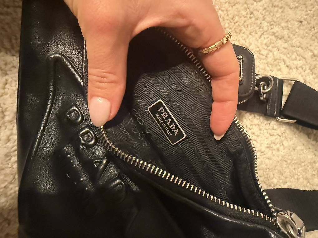 Prada Borse da donna: Prada Trinagle – Usato da Fribourg venduto da jan_jgw6 3