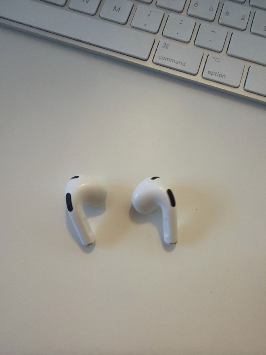 Apple Cuffie: Airpods 3 Wireless Magsafe Ladecase – Usato da Dornach venduto da John.999 3