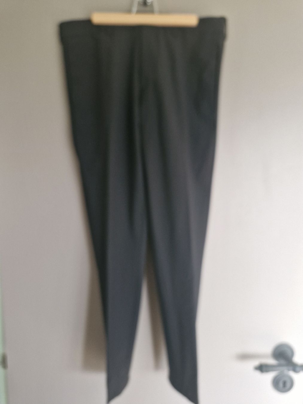 Kooples Pantaloni: Pantalon Koople M – Usato da St-Légier-Chiésaz venduto da apocopea 1