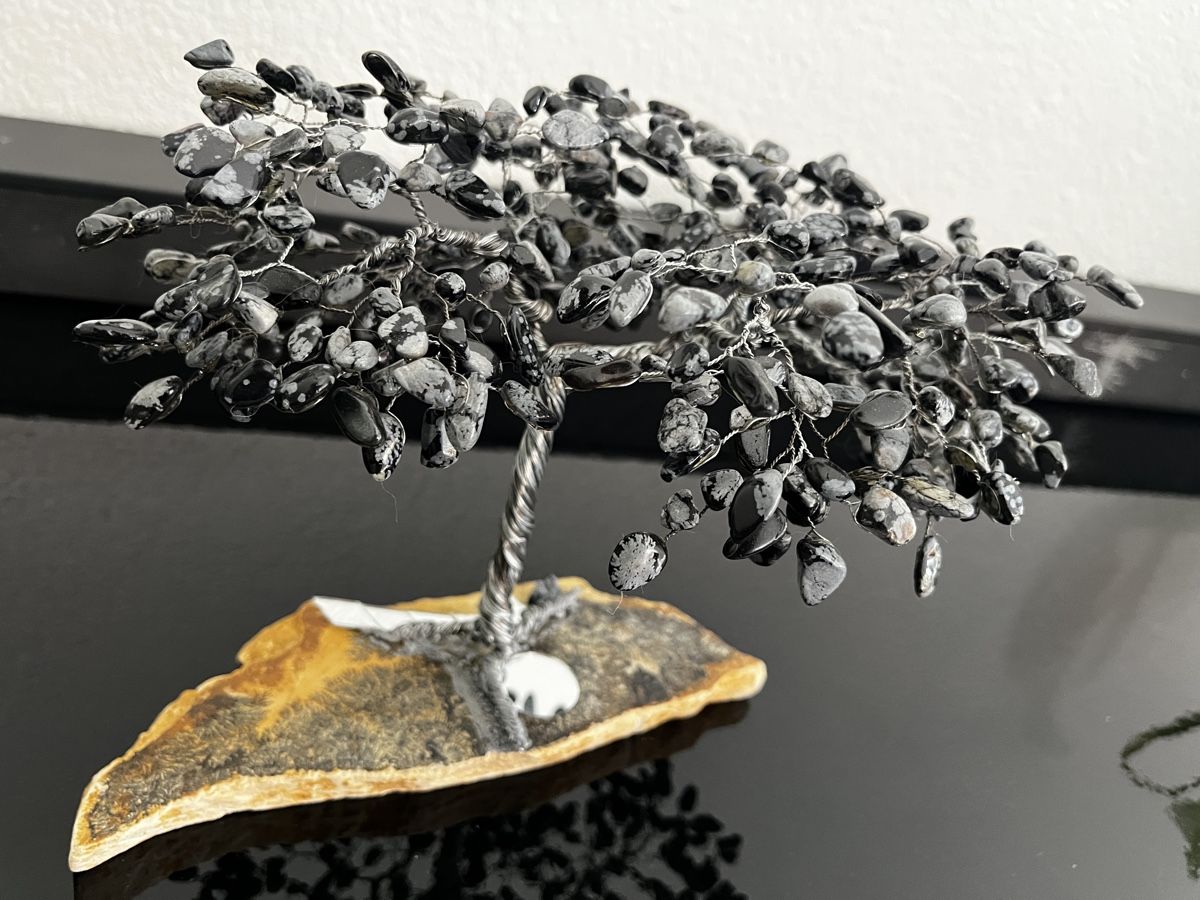 Pietre preziose: Edelsteinbaum aus Schneeflocken Obsidian – Usato da Uetikon am See venduto da wol_6bxx