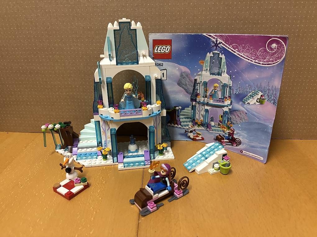 Giocattoli: LEGO Elsas funkelnder Eispalast 41062 – Usato da Cham venduto da Donabi
