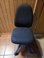 Bürostuhl mit Rollen dunkelblau mit Muster gebraucht