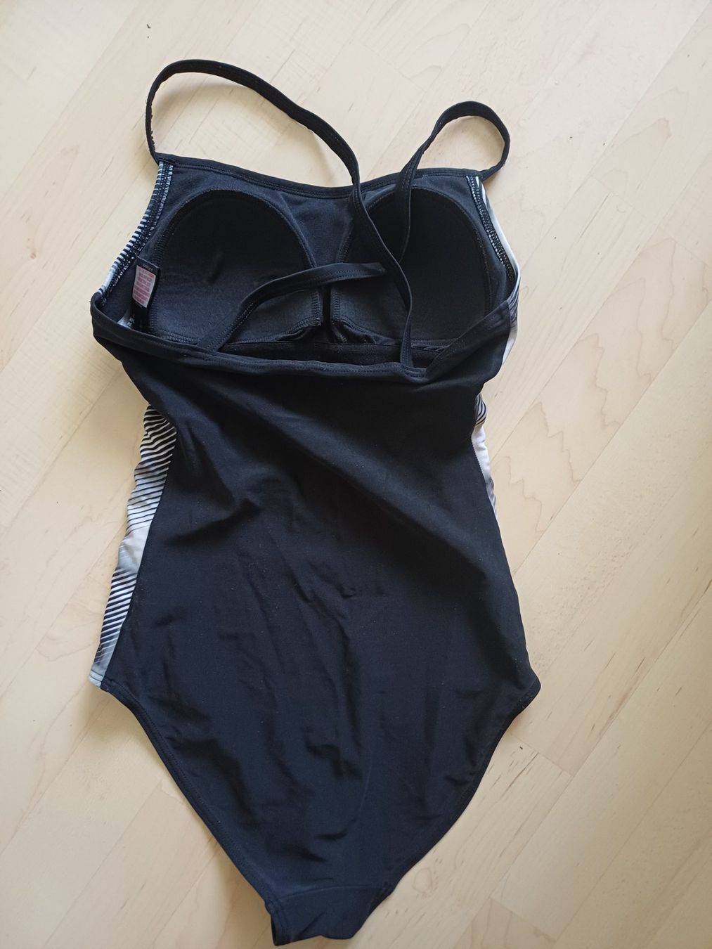 Costumi da bagno & Bikini: Badekleid F&F Gr. 34 – Usato da Dietwil venduto da dari2008 1