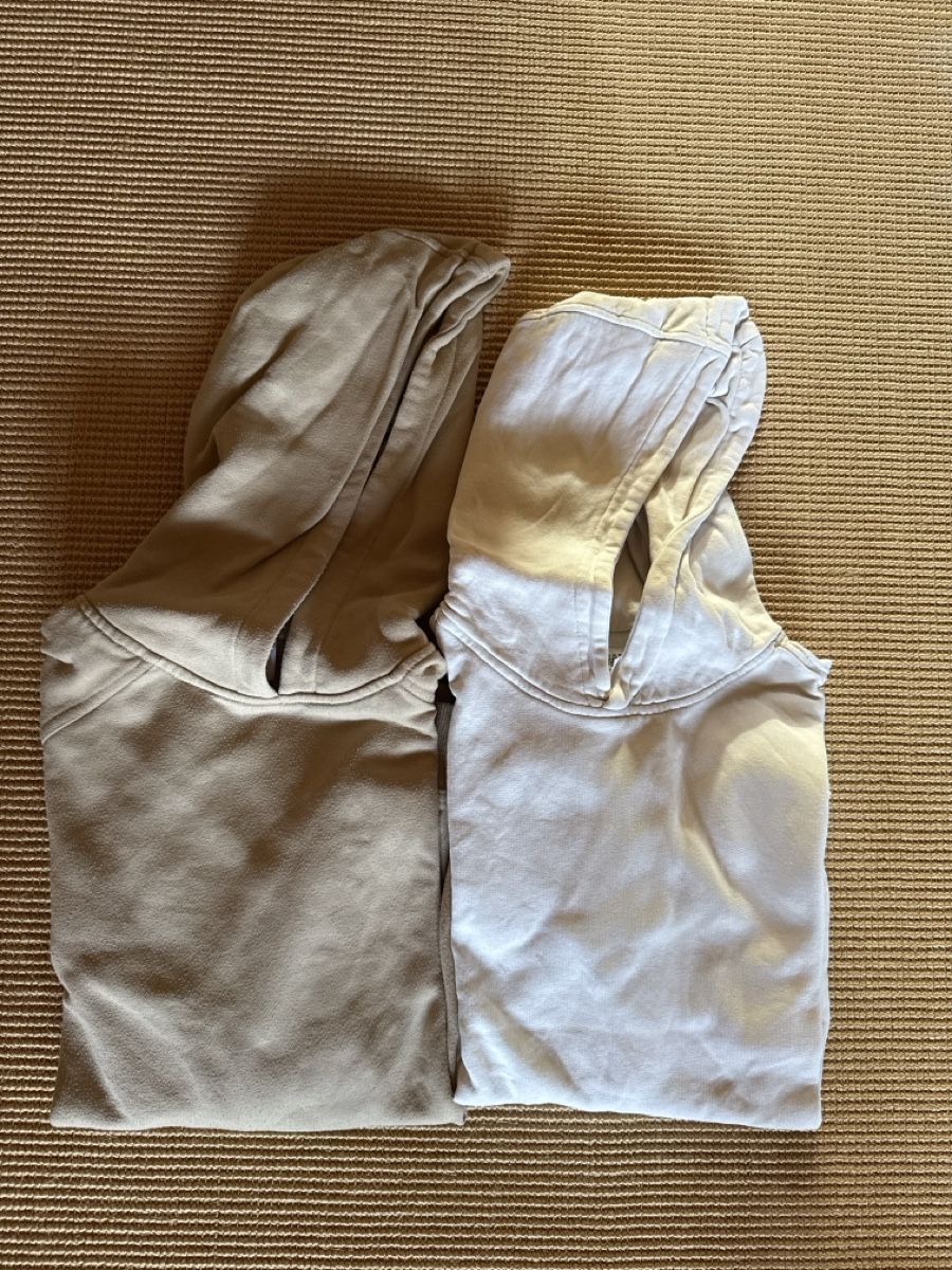 Maglioni & Felpe: Zwei Hoodies  – Usato da Hütten venduto da CaFeLe
