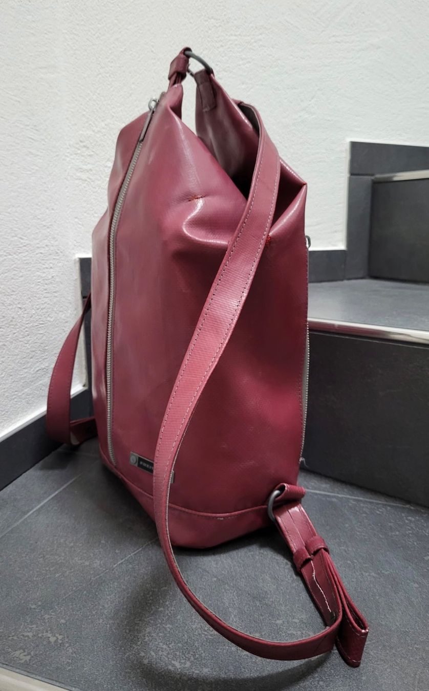 Freitag Zaini: Freitag Woolf R123 Backpack S/AUBERGINE MATT Reference-Linie – Usato da Winterthur venduto da LESA1015 2