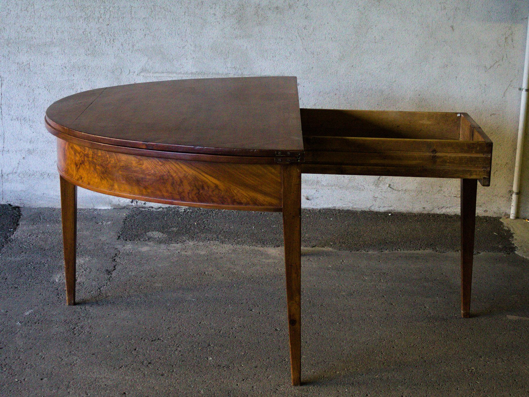 Tavoli: Grande table demi-lune – Usato da Les Mayens-de-Sion venduto da valbroc 5