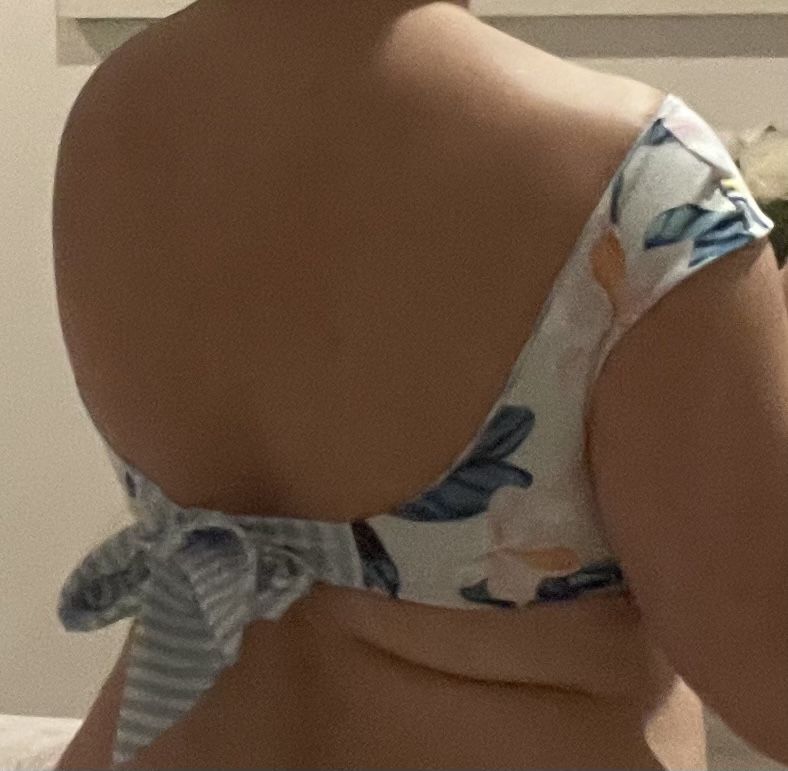 Badekleider & Bikinis: Unique SAHA Bikini Set: Floral & Striped, Reversible, Size M – Neu (gemäss Beschreibung) aus Oberwil BL von Stellochkas