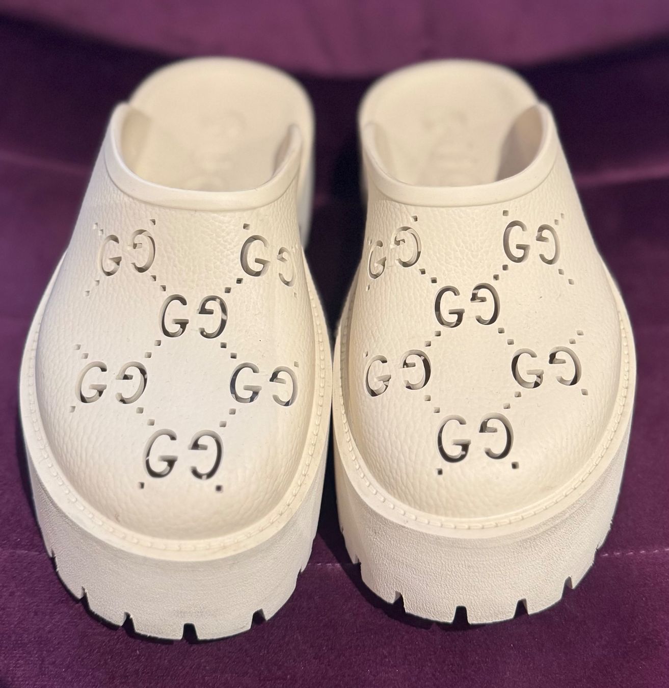 Gucci Scarpe da donna: Gucci slides – Usato da Zürich venduto da MagicStuff007