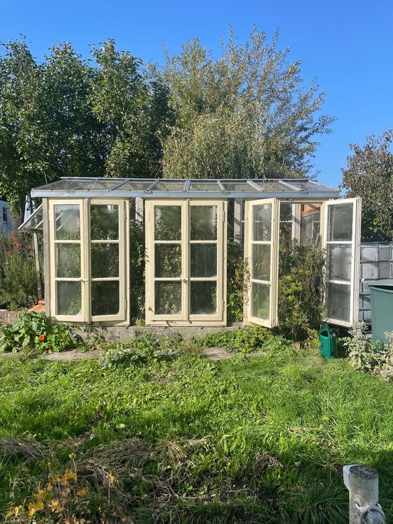 Schne Tomatenhaus Aus Alten Fenstern Ebenbild