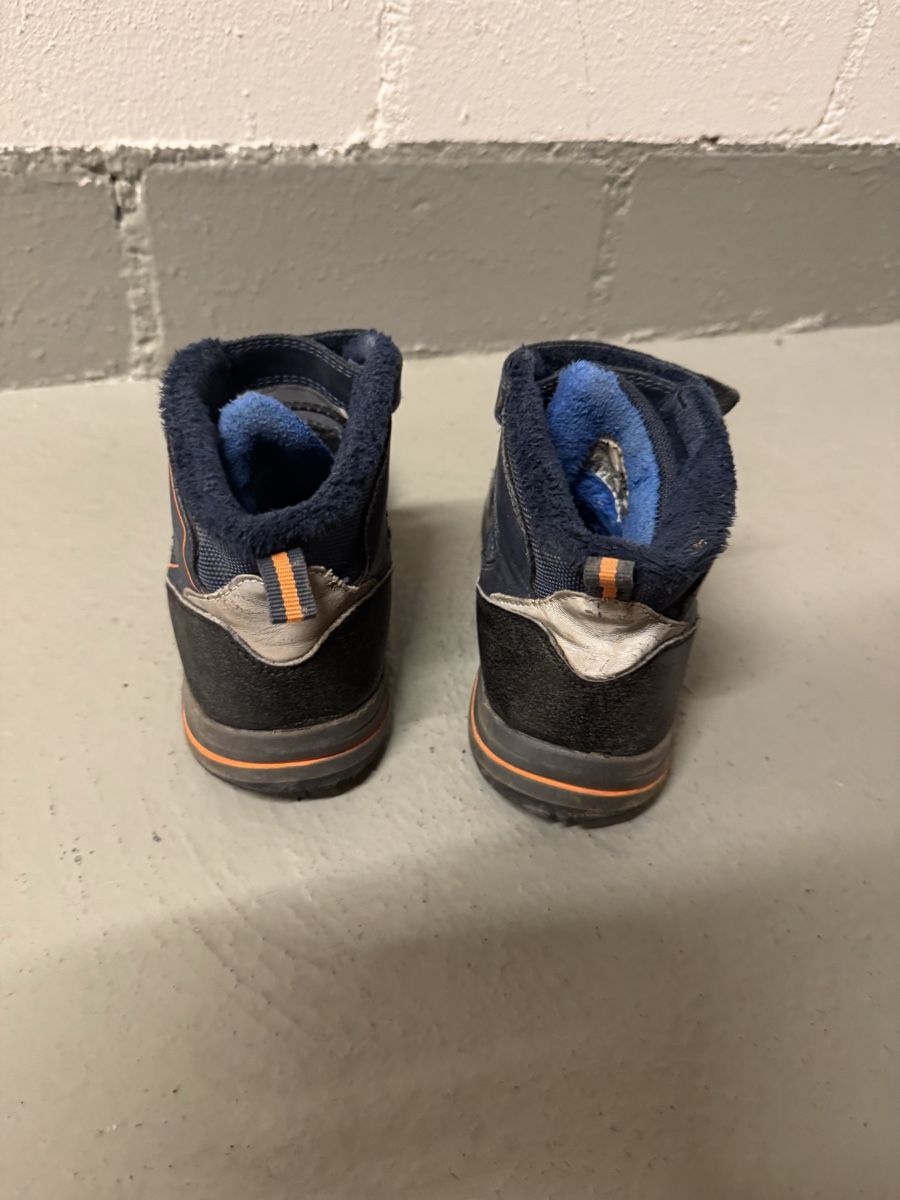Chaussures garçon: Kinder Winterschuhe Grösse 31 – D'occasion à Zürich par zd_1965 2