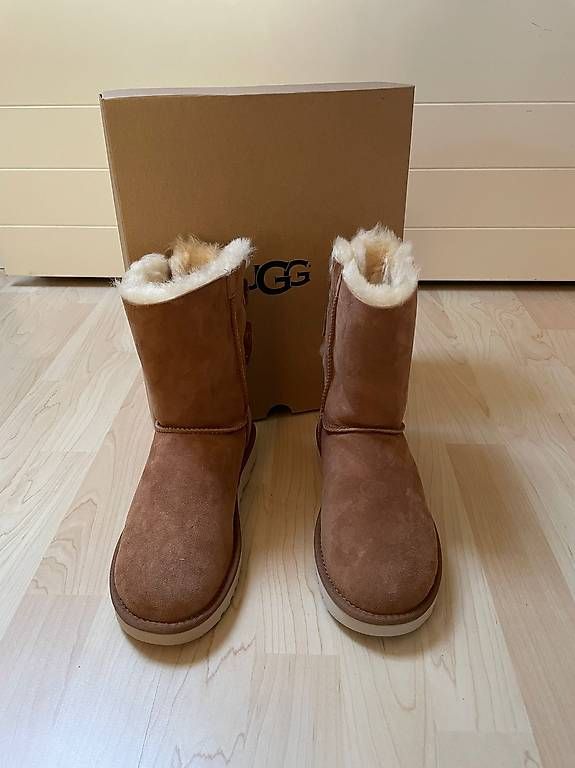 Ugg Damenschuhe: Neue UGG Boots in Gr 38 Uggs Meilani – Neu (gemäss Beschreibung) aus Rütihof von Flecksperformance