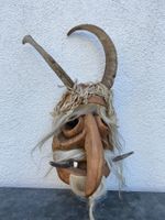 Grosse Holzmaske, Wandmaske, Krampus?, Tschäggättä?, Hörner
