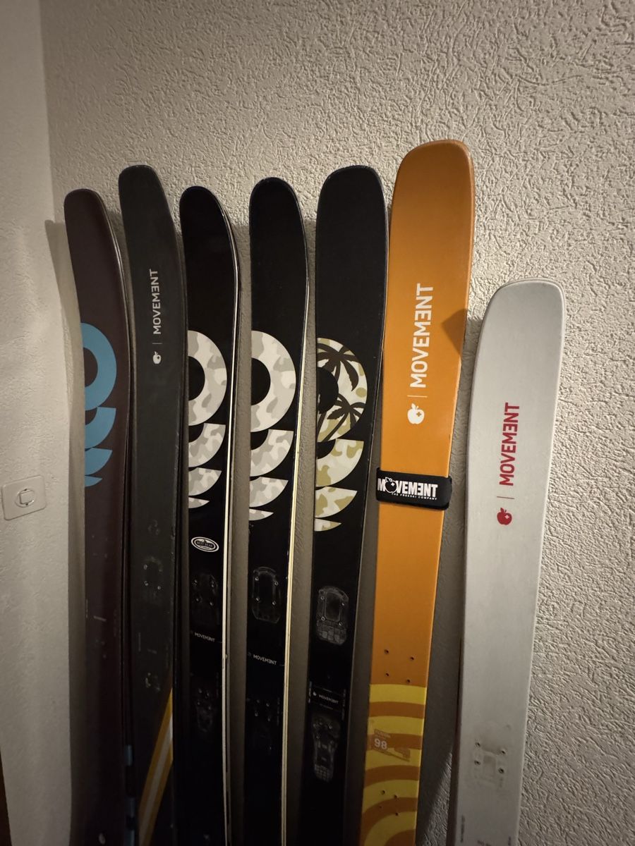 Movement Sci: Lot de skis Movement 7 paires. – Usato da Crans VS venduto da Freeskier
